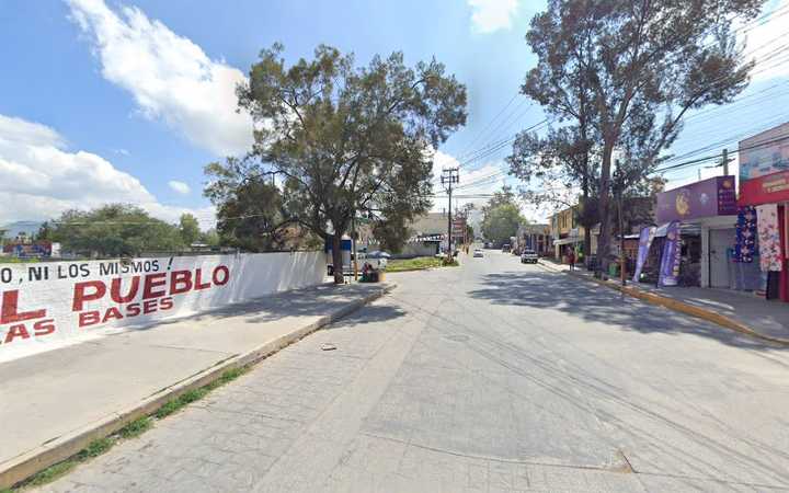 Fotografia tomada fuera de Banco Azteca - Banco en Tezontepec de Aldama, Hgo.