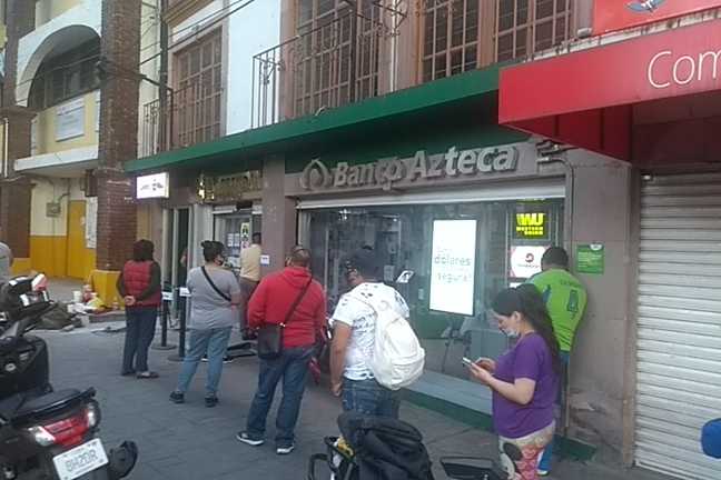 Fotografia tomada fuera de Banco Azteca - Banco en Iztacalco, CDMX