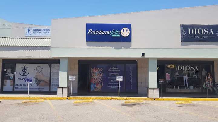 Fotografia tomada fuera de Financiera Préstamo Feliz - Institución financiera en Ensenada, B.C.