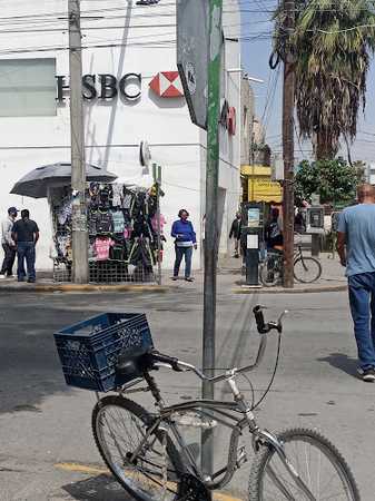 Fotografia tomada fuera de HSBC - Banco en Gómez Palacio, Dgo.