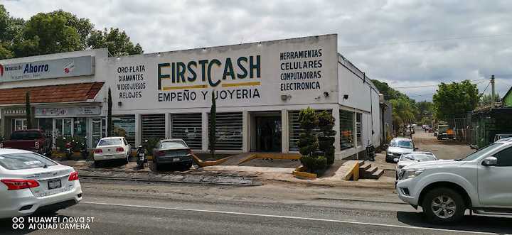 Fotografia tomada fuera de First Cash - Casa de empeños en Uruapan, Mich.