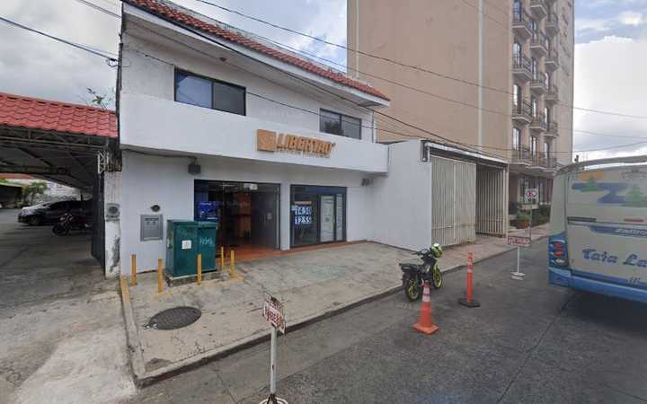 Fotografia tomada fuera de Libertad Servicios Financieros - Banco en Uruapan, Mich.