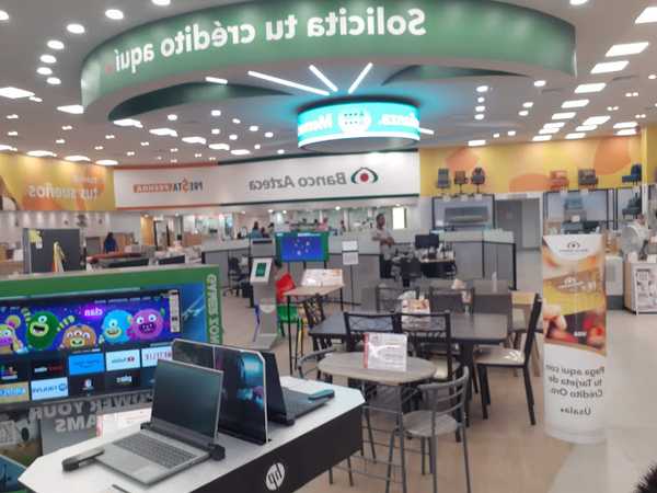 Fotografia tomada fuera de Banco Azteca - Banco en Cabo San Lucas, B.C.S.