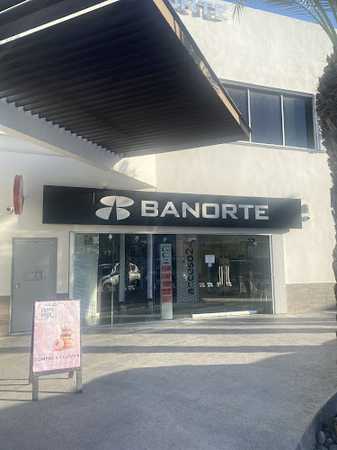 Fotografia tomada fuera de Grupo Financiero Banorte Corresponsal VALERIO GONZALEZ LAP - Banco en San José del Cabo, B.C.S.