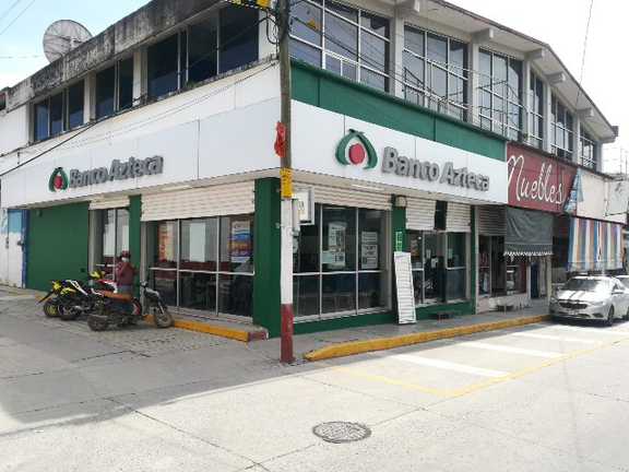 Fotografia tomada fuera de Banco Azteca - Banco en Tixtla de Guerrero, Gro.