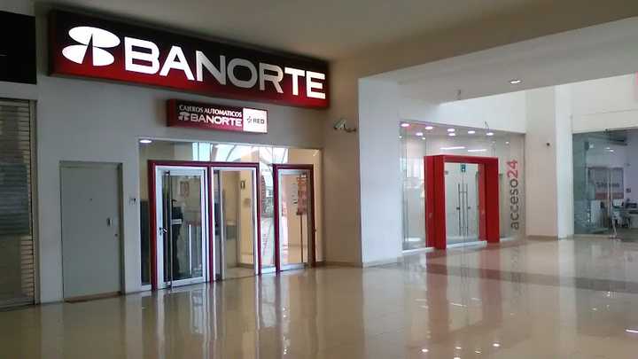 Fotografia tomada fuera de Banorte - Banco en MX, Edomex.