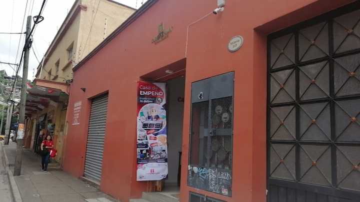 Fotografia tomada fuera de - Pawn shop en Oaxaca de Juárez, Oax.