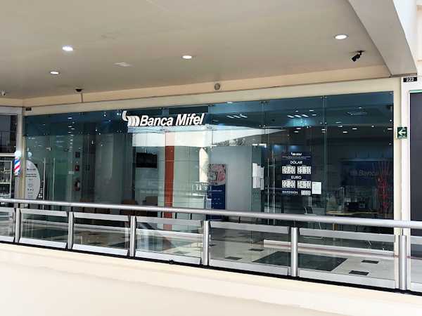 Fotografia tomada fuera de Banca Mifel - Bosques - Banco en Cuajimalpa de Morelos, CDMX