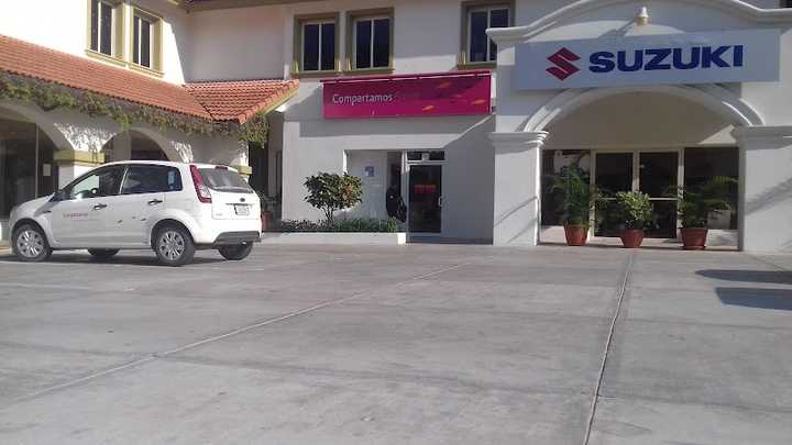 Fotografia tomada fuera de Compartamos Banco - Institución financiera en Crucecita, Oax.