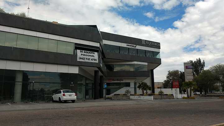 Fotografia tomada fuera de BanBajío Sucursal Pueblo Nuevo - Banco en El Pueblito, Qro.