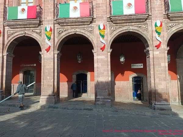 Fotografia tomada fuera de Sucursal Banamex San Miguel Allende, Gto - Banco en Guanajuato, Gto.