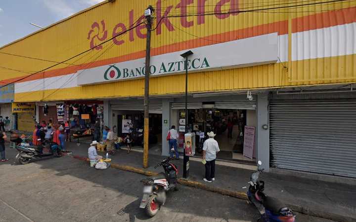 Fotografia tomada fuera de Banco Azteca - Bank en Cuautla, Mor.