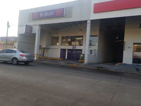 Fotografia tomada fuera de BanBajío Sucursal Tultitlán - Banco en Tultitlán de Mariano Escobedo, Edomex.