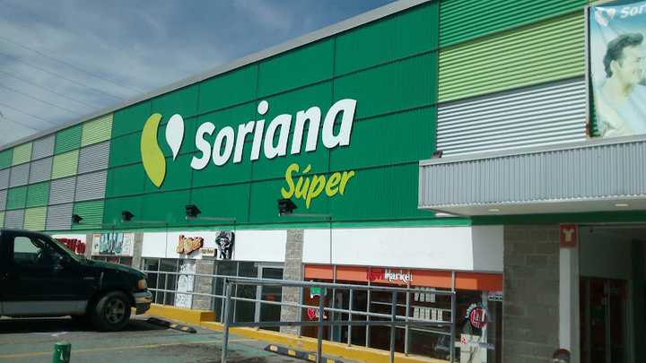 Fotografia tomada fuera de Soriana Súper Del Lago - Supermercado en Piedras Negras, Coah.