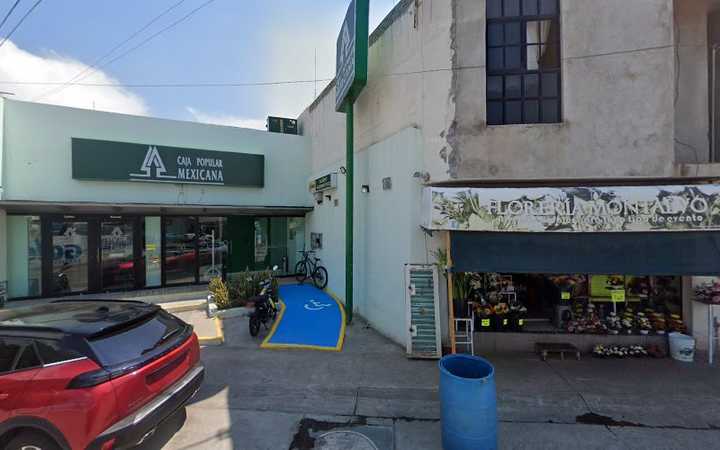 Fotografia tomada fuera de Caja Popular Mexicana - Cooperativa de ahorro y crédito en Pénjamo, Gto.