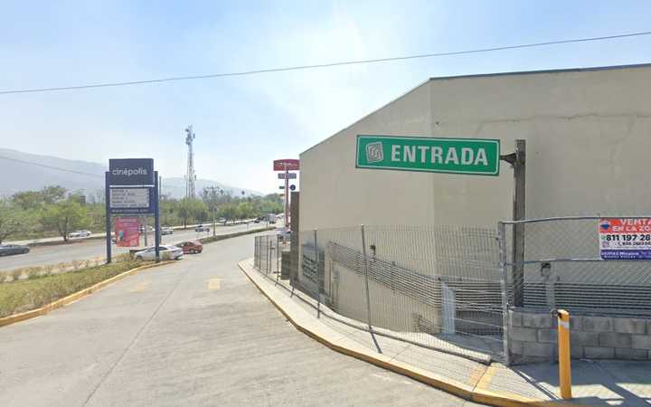Fotografia tomada fuera de Divisas San Jorge Money Exchange Sucursal Santiago - Oficina de cambio de divisas en Santiago, N.L.