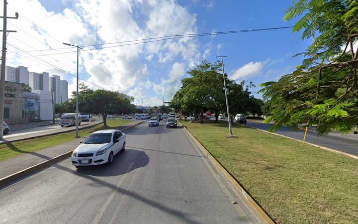 Fotografia tomada fuera de HSBC Amanah - Bank en Cancún, Q.R.