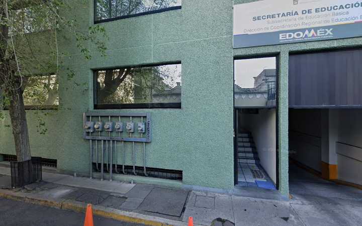 Fotografia tomada fuera de Banco Nacional de Obras y Servicios Publicos - Banco en Toluca de Lerdo, Edomex.