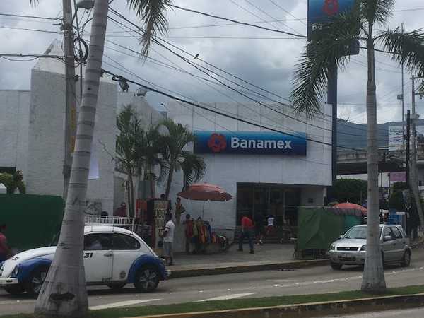 Fotografia tomada fuera de Sucursal Banamex Progreso Acapulco, Gro - Banco en Guerrero, Gro.