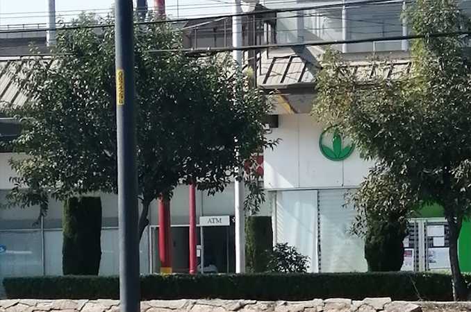 Fotografia tomada fuera de HSBC - Banco en Tlalnepantla, Edomex.