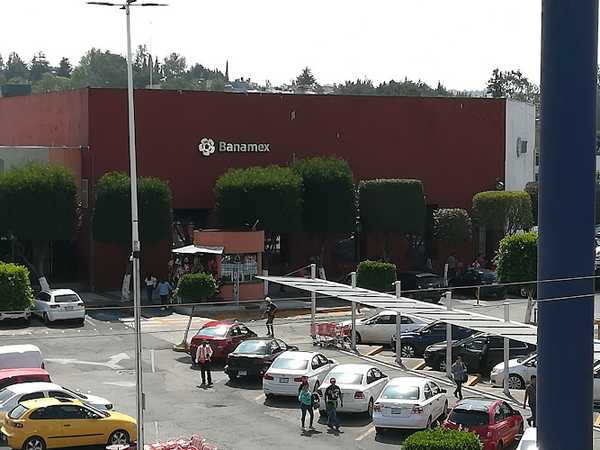 Fotografia tomada fuera de Sucursal Banamex Villas De La Hacienda, Atizapan, Edo Mex - Banco en Cdad. López Mateos, Edomex.