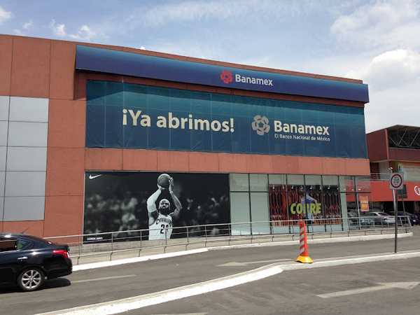 Fotografia tomada fuera de Sucursal Banamex Plaza Zaragoza, CDMX - Banco en Iztapalapa, CDMX