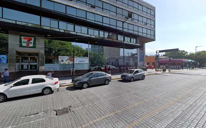 Fotografia tomada fuera de Grupo Financiero Banorte Corresponsal EDIFICIO LATINO - Banco en Monterrey, N.L.