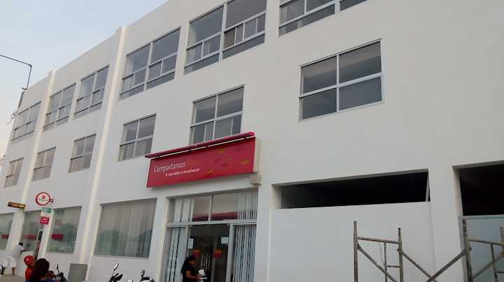 Fotografia tomada fuera de Compartamos Banco - Institución financiera en Tlapa de Comonfort, Gro.