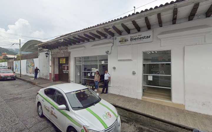 Fotografia tomada fuera de CONSEFI - Corredor de seguros en Uruapan, Mich.