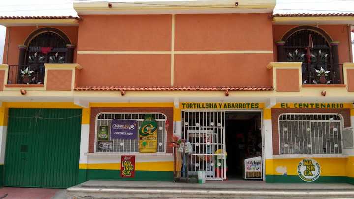 Fotografia tomada fuera de Punto Yastás en Tortilleria Y Abarrotes El Centenario - Comercio en Santiago Laollaga, Oax.