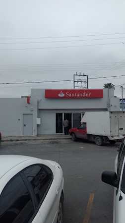 Fotografia tomada fuera de Santander Suc. Gral Bravo - Bank en Gral. Bravo, N.L.