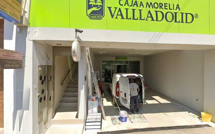 Fotografia tomada fuera de Caja Morelia Valladolid - Cooperativa de ahorro y crédito en Atotonilco el Alto, Jal.