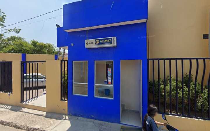 Fotografia tomada fuera de Caja Alianza Apaseo el Alto - Banco en San José Agua Azul, Gto.