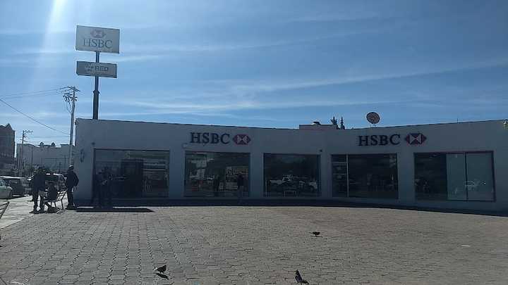 Fotografia tomada fuera de HSBC - Banco en Cd Sahagún, Hgo.