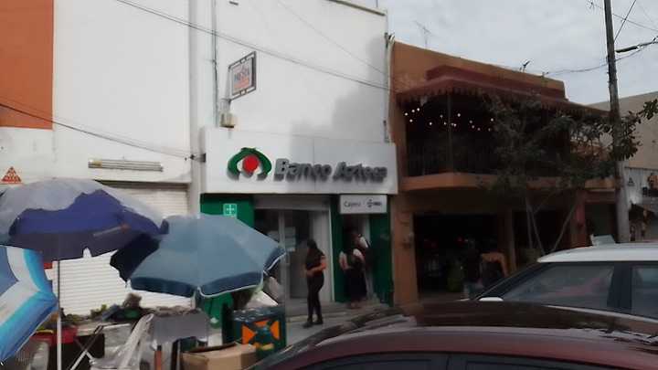 Fotografia tomada fuera de Banco Azteca - Banco en Chapala, Jal.