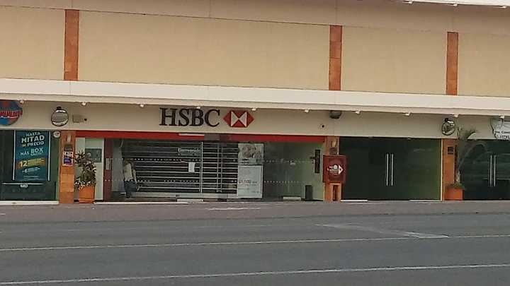 Fotografia tomada fuera de HSBC Ajijic - Banco en San Antonio Tlayacapan, Jal.