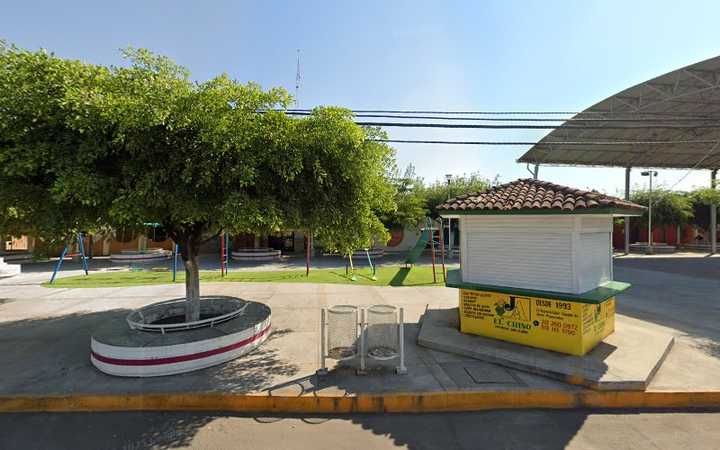 Fotografia tomada fuera de Caja Popular 15 de Mayo - Institución financiera en Tecomán, Col.
