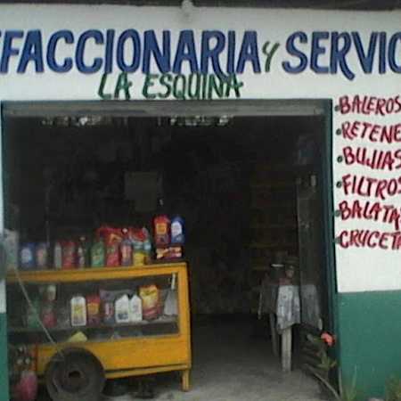Fotografia tomada fuera de Refaccionaria La Esquina - Comercio en Tampamolón, S.L.P.
