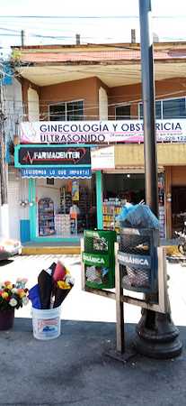 Fotografia tomada fuera de Farmacenter - Comercio en Misantla, Ver.