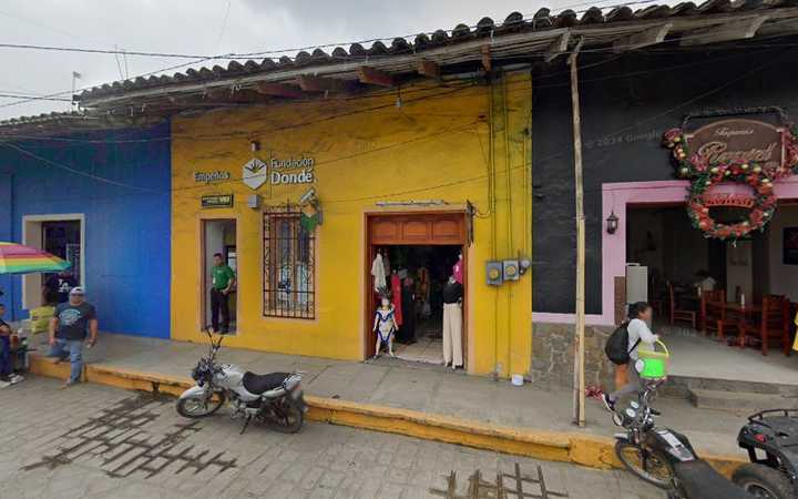 Fotografia tomada fuera de Western Union - Money transfer service en Misantla, Ver.