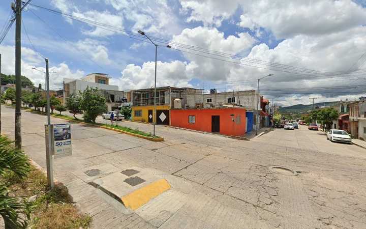 Fotografia tomada fuera de Banco Azteca - Bank en Chiapas, Chis.