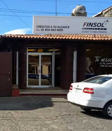 Fotografia tomada fuera de FINSOL - Institución financiera en Pátzcuaro, Mich.