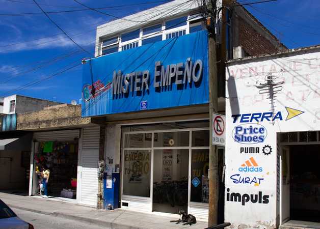 Fotografia tomada fuera de Mister Empeño - Casa de empeños en Cortazar, Gto.
