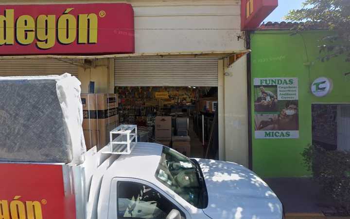 Fotografia tomada fuera de Western Union - Money transfer service en San Martín Hidalgo, Jal.