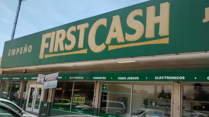 Fotografia tomada fuera de First Cash - Casa de empeños en San Luis Potosí, S.L.P.