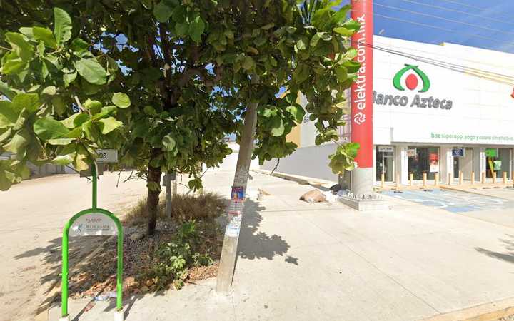 Fotografia tomada fuera de Banco Azteca - Bank en Villa De Tututepec, Oax.
