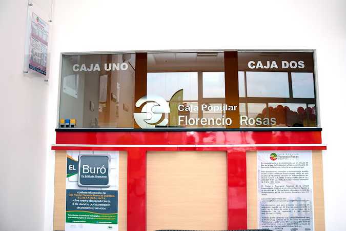 Fotografia tomada fuera de Caja Popular Florencio Rosas de Querétaro - Sucursal San Juan del Río - Caja de ahorros en San Juan del Río, Qro.