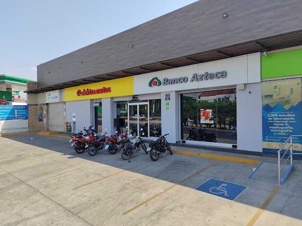 Fotografia tomada fuera de Banco Azteca - Banco en Jiutepec, Mor.