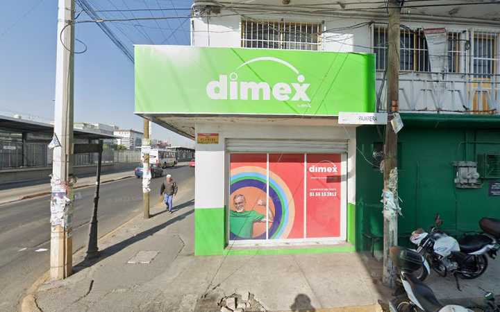Fotografia tomada fuera de Dimex - Institución financiera en Cdad. Nezahualcóyotl, Edomex.