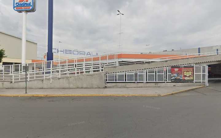 Fotografia tomada fuera de Cash Apoyo Efectivo - Sucursal Neza - Casa de empeños en Cdad. Nezahualcóyotl, Edomex.